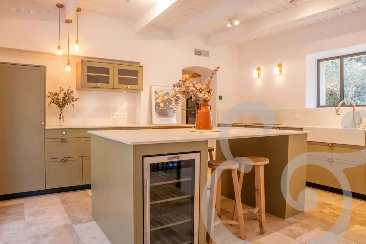 Maison à MAS-BLANC-DES-ALPILLES