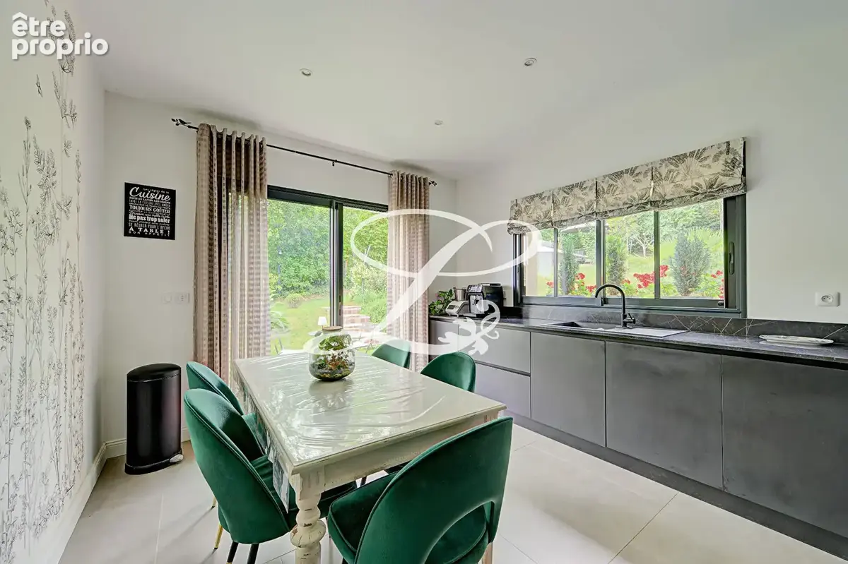 Maison Le Mesnil Le Roi  182 m2 - photo 4