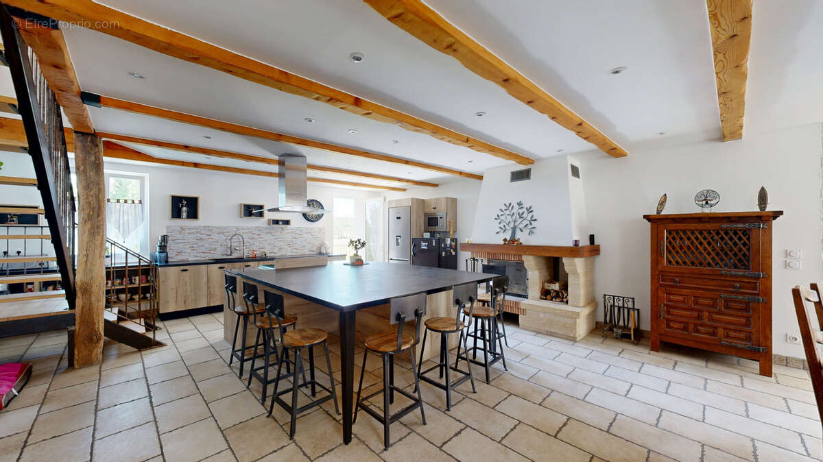 Appartement à FORCALQUIER