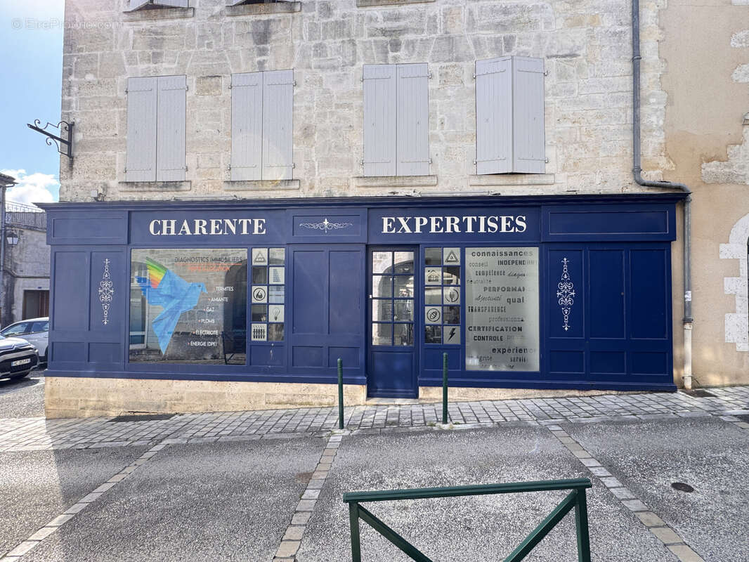 Appartement à BARBEZIEUX-SAINT-HILAIRE