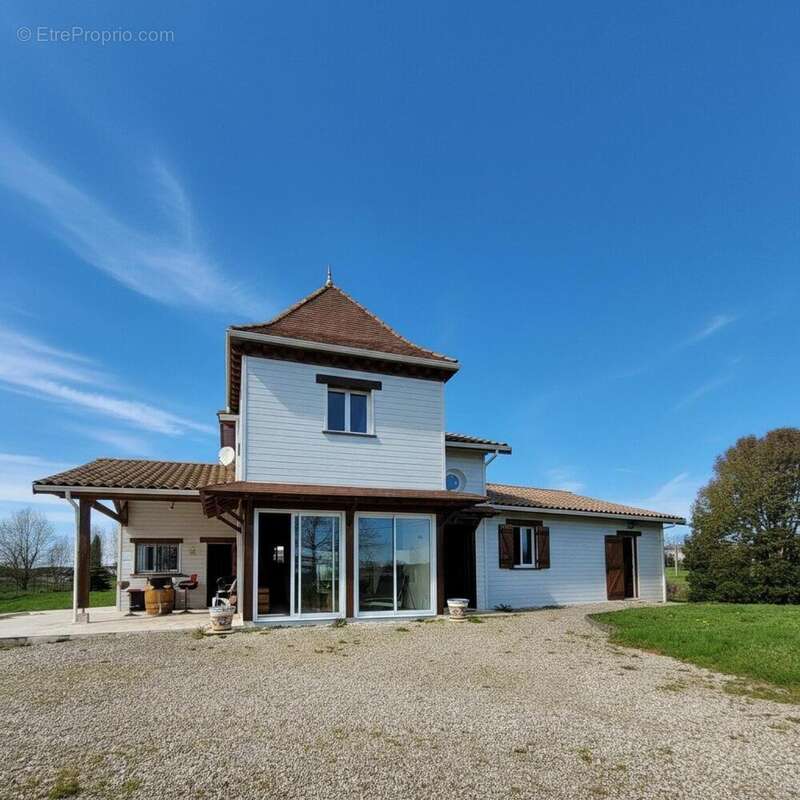 Maison 152 m² à Puymiclan  - photo 2