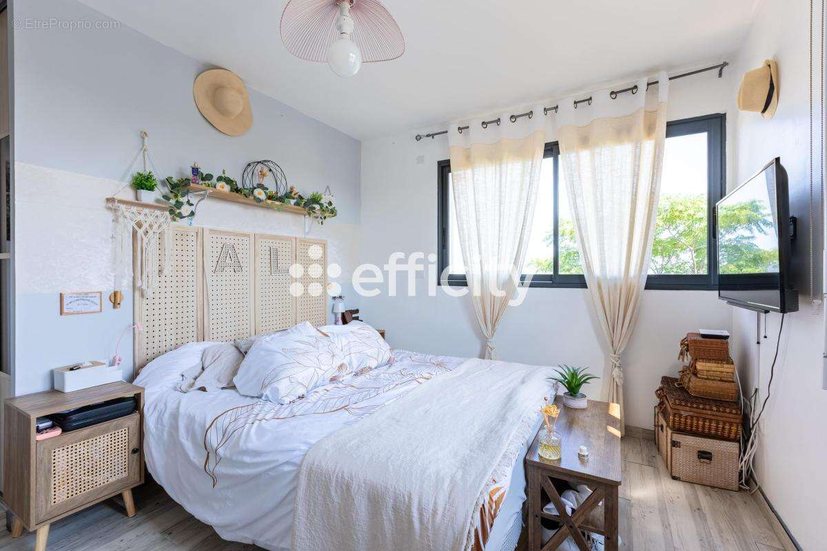 Maison à COURNONSEC