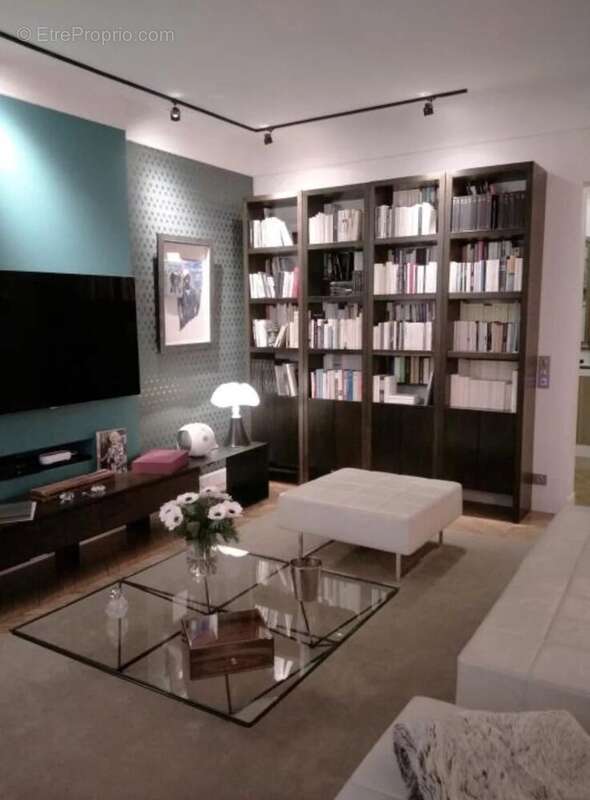 Appartement à NEUILLY-SUR-SEINE
