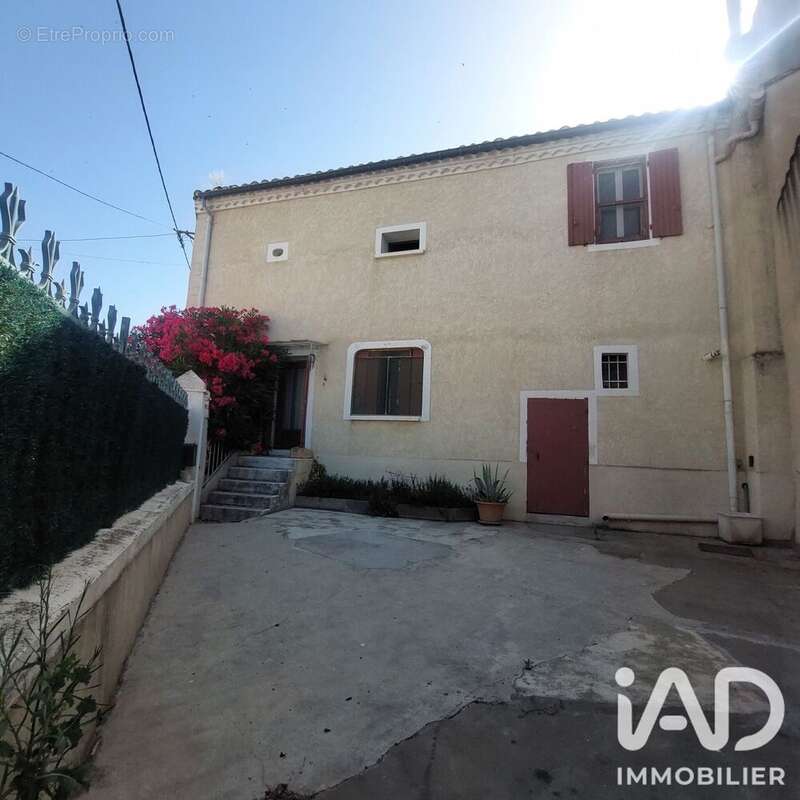 Photo 3 - Maison à GENERAC