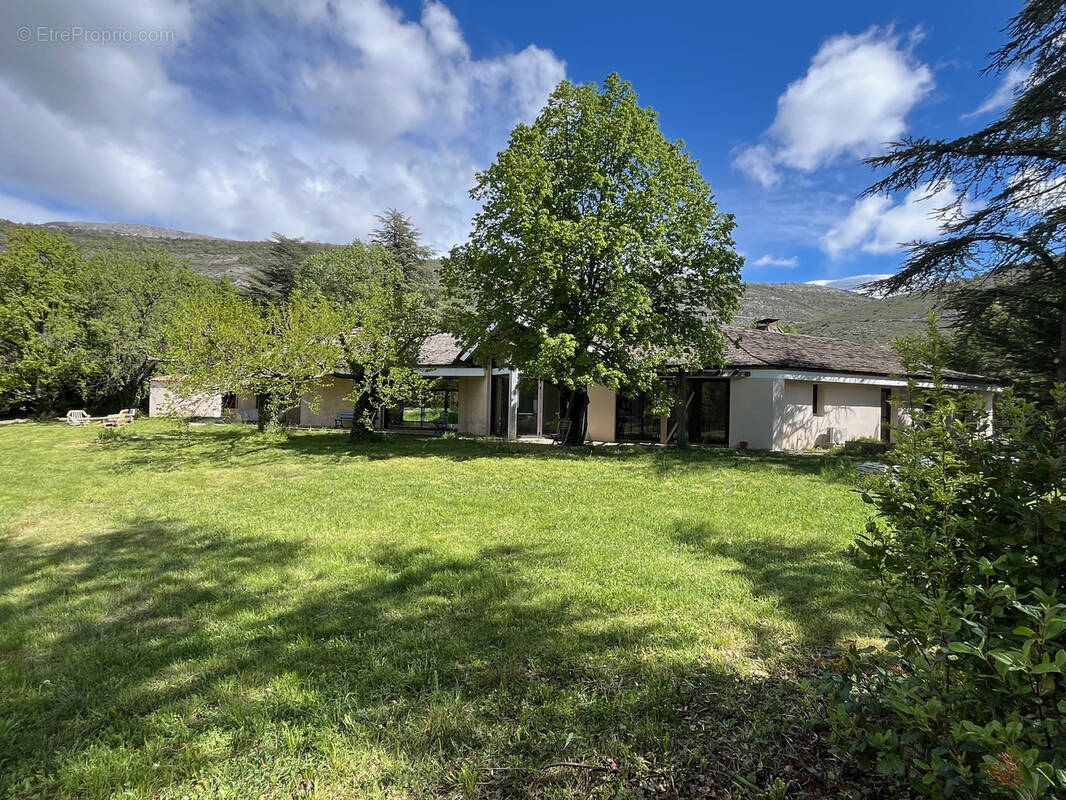 Maison à SAINT-VALLIER-DE-THIEY