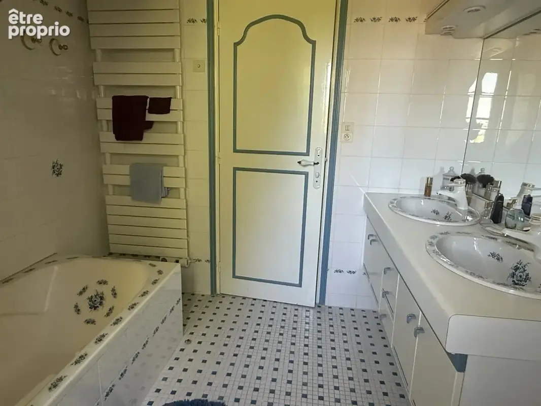 Maison en pierres et grande grange - photo 11