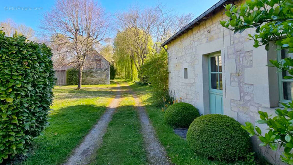 Maison à BRISSAC-QUINCE
