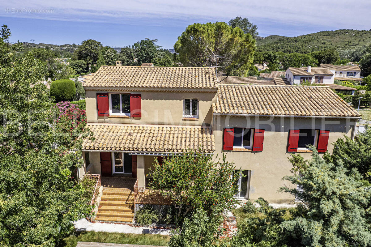 Maison à EYGUIERES