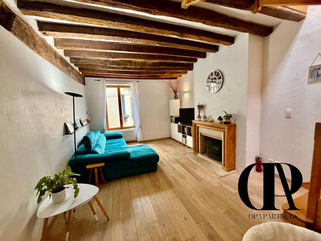 Maison à VERRIERES-LE-BUISSON