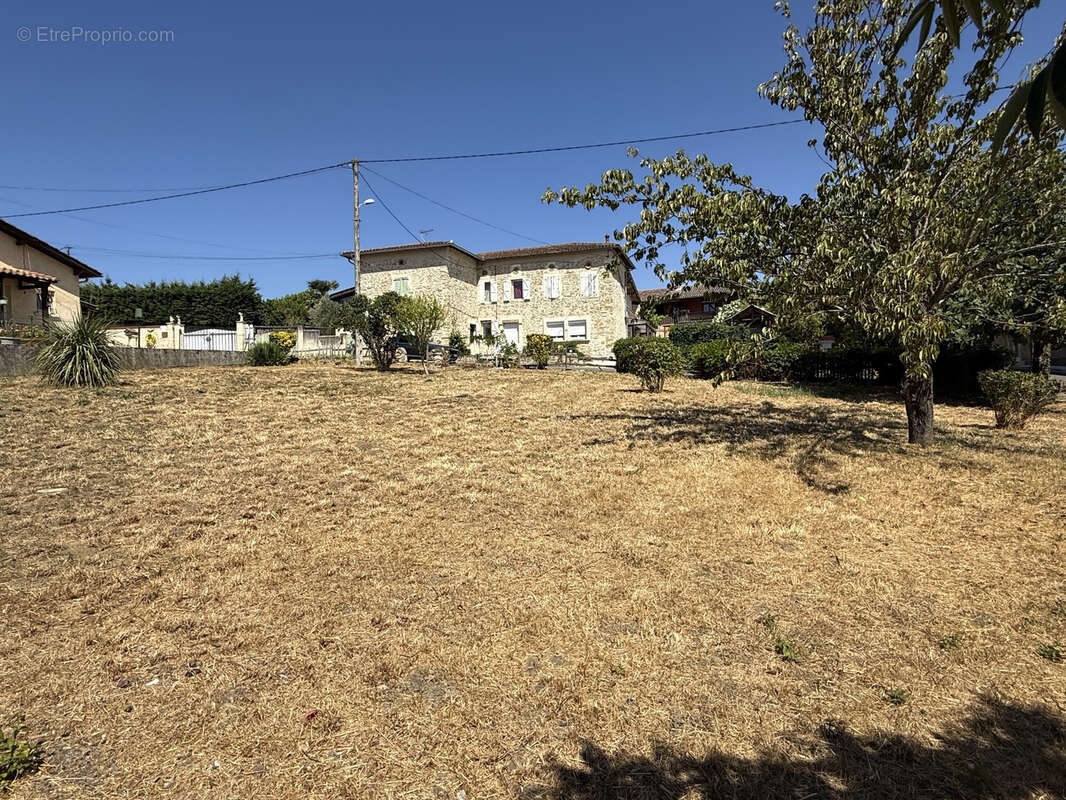 Terrain 705 m2 centre village secteur Martres Tolosane - photo 8