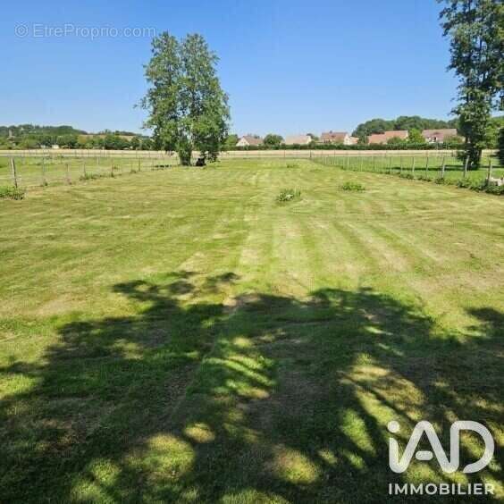 Terrain 2000 m² à Chateaudun  - photo 2