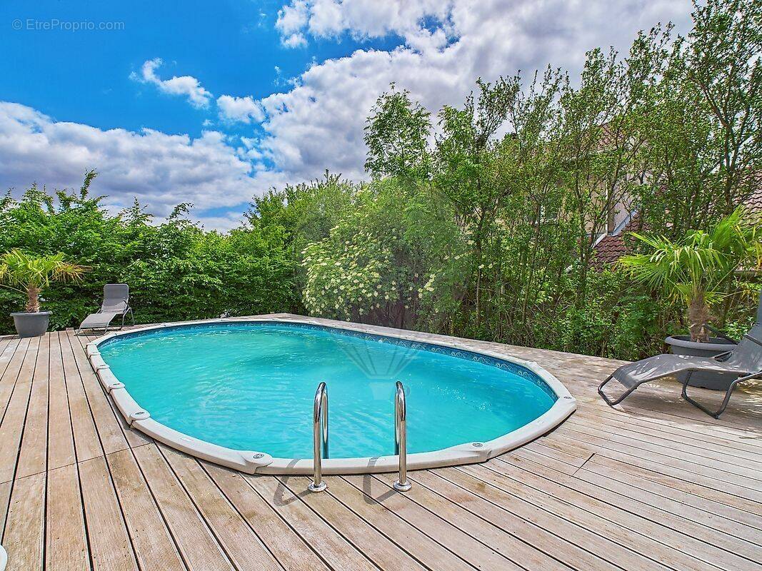 Maison à MAIRY-MAINVILLE