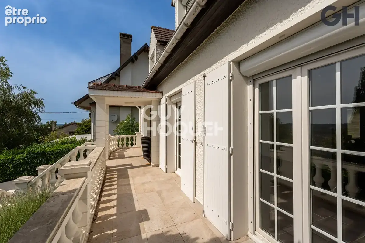 Maison familiale avec sous-sol de 6 pieces ( environ 196 m²) à saintry-sur-seine - photo 4