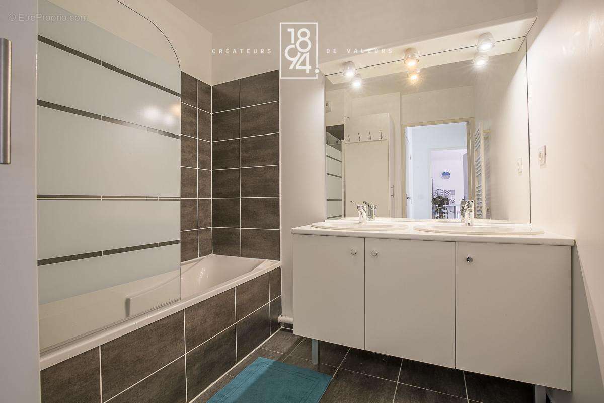 Appartement à MARSEILLE-9E