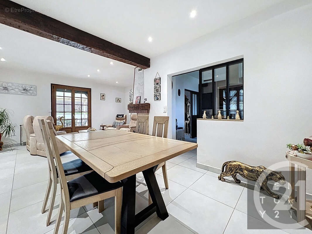 Maison à CRENEY-PRES-TROYES