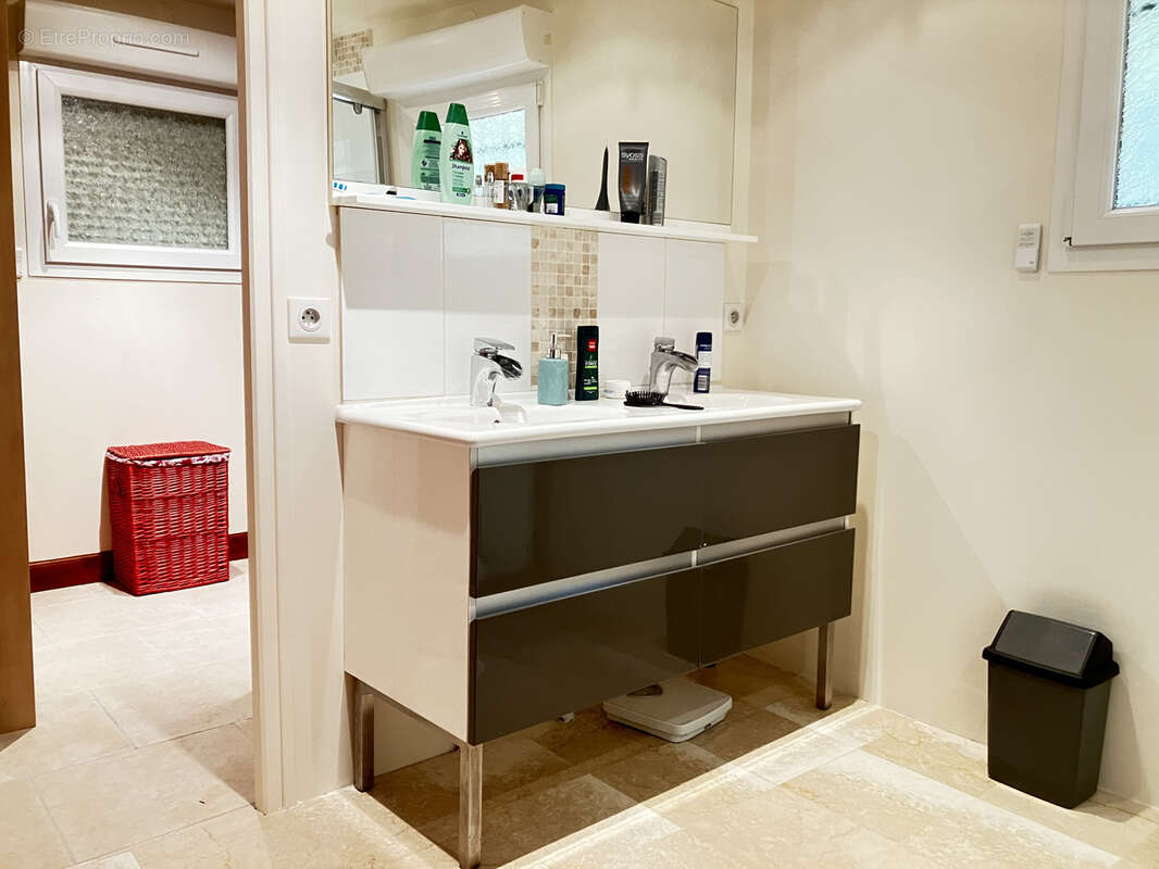 Maison à LIGNIERES-SONNEVILLE