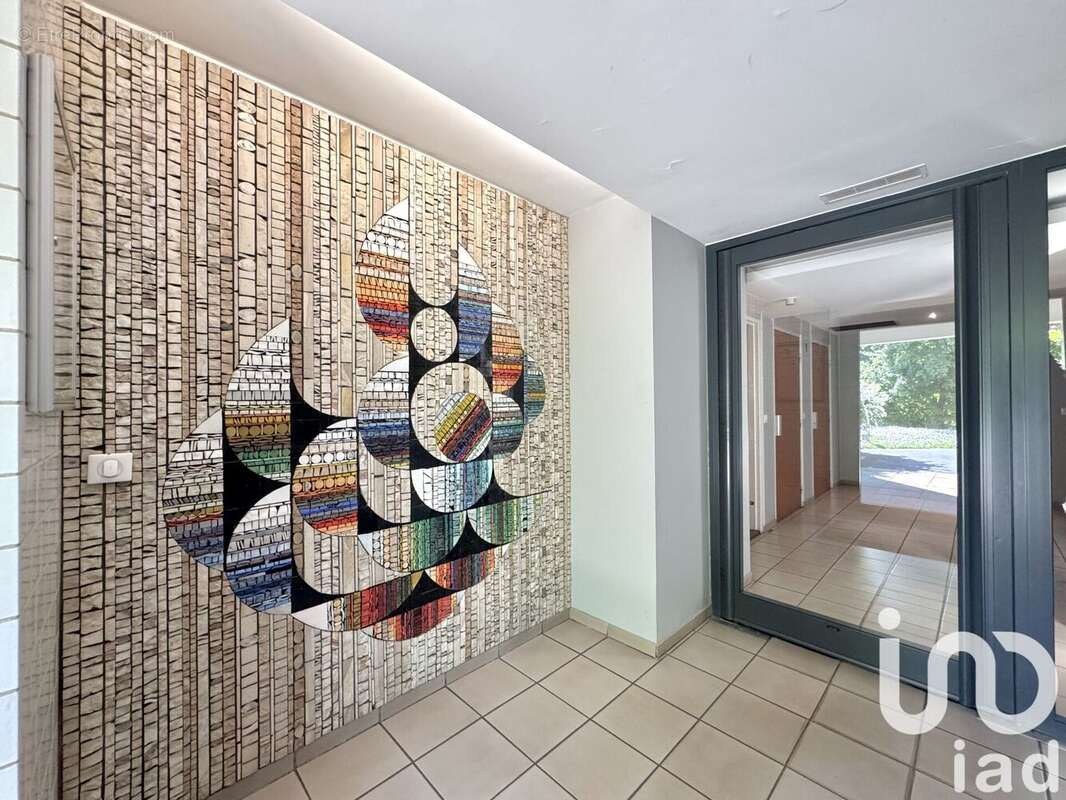 Photo 8 - Appartement à SURESNES
