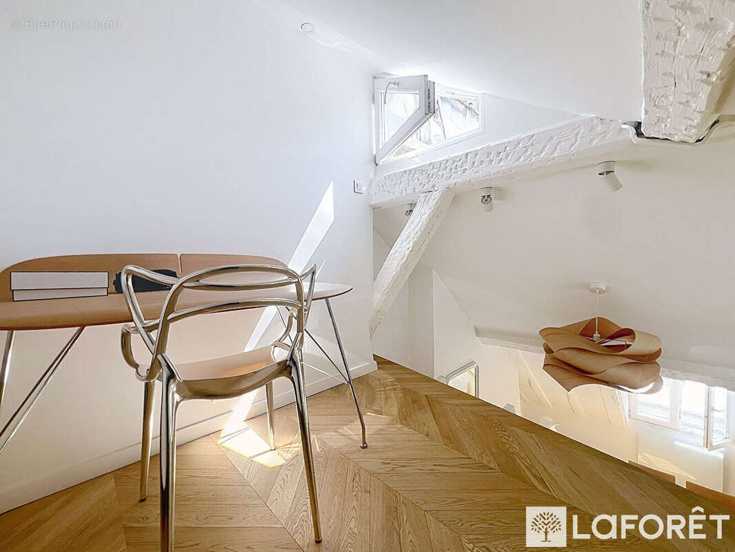 Appartement à PARIS-2E