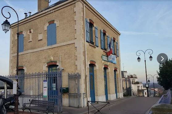 Maison à SURESNES