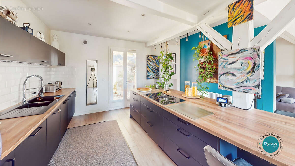 Maison à LE COUDRAY-MONTCEAUX