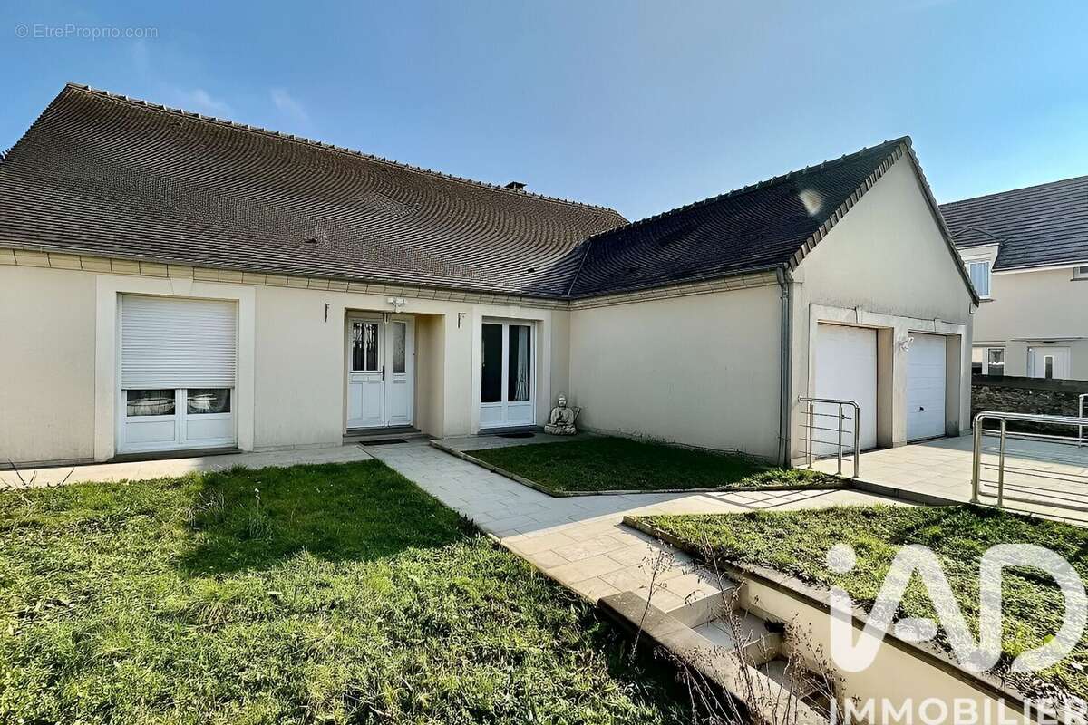 Photo 2 - Maison à LINAS