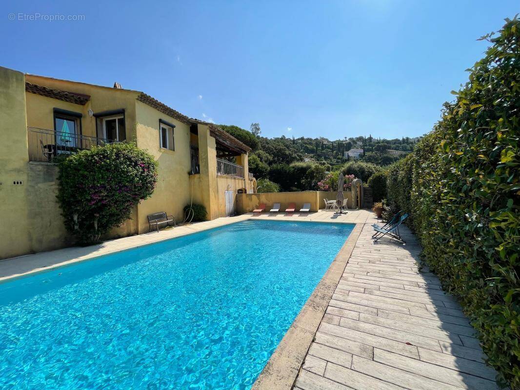 Photo Maison à Cavalaire-Sur-Mer au prix de 990 000€