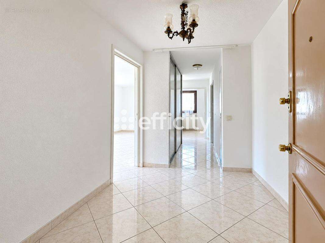 Appartement à FREJUS
