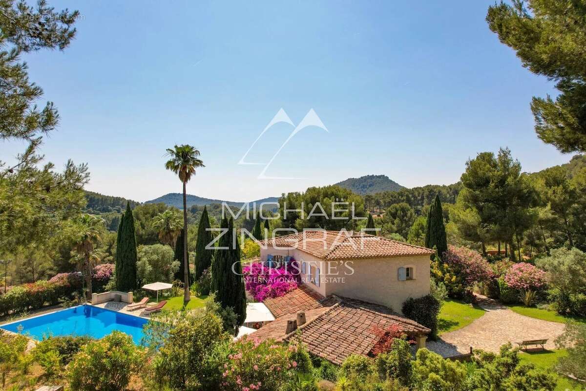 Exclusivité Propriété avec piscine et tennis - photo 13
