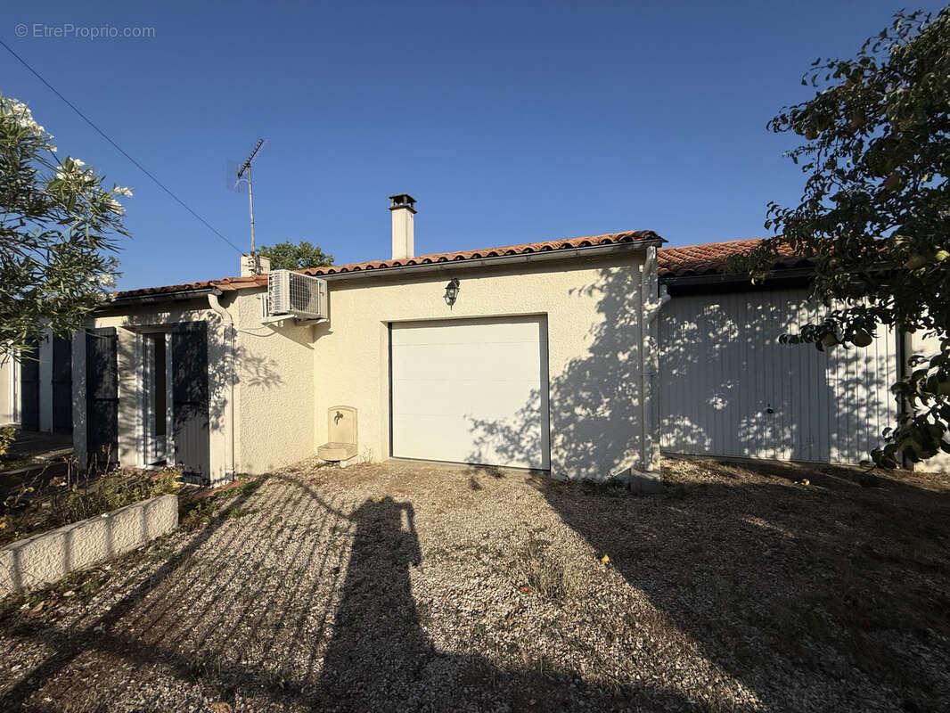 Maison 4 chambres double garage et jardin - photo 12