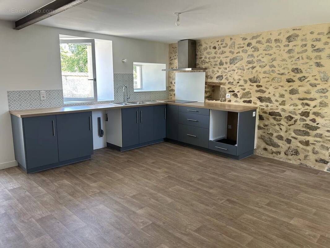 Maison à FAYE-L'ABBESSE
