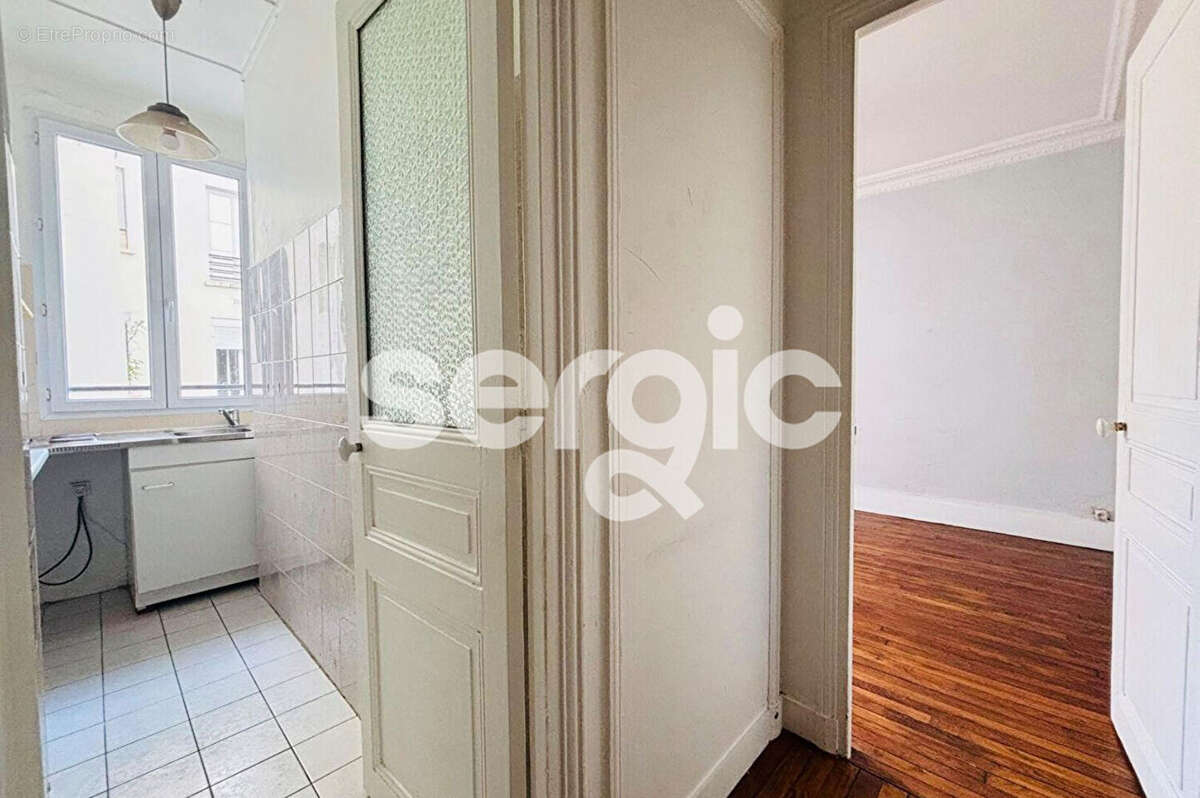 Appartement à PARIS-14E