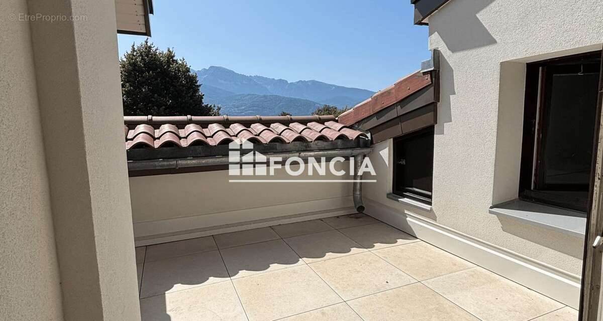 Appartement à SAINT-ISMIER