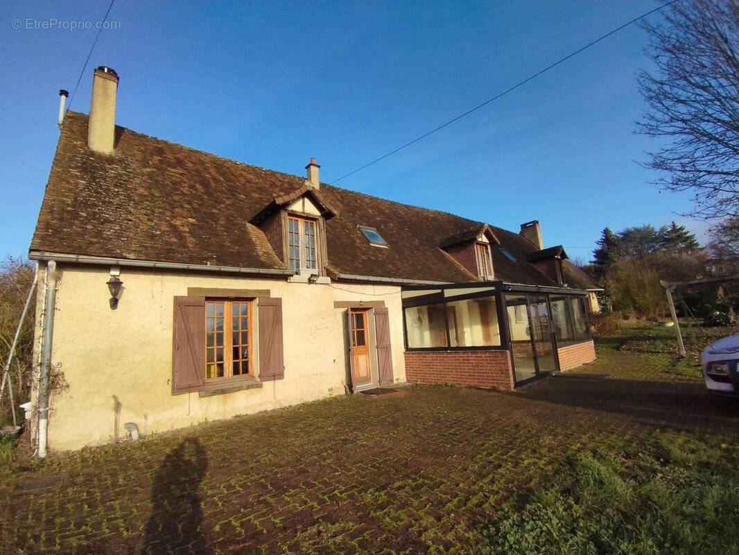 Maison à SAINT-HILAIRE-LA-GRAVELLE