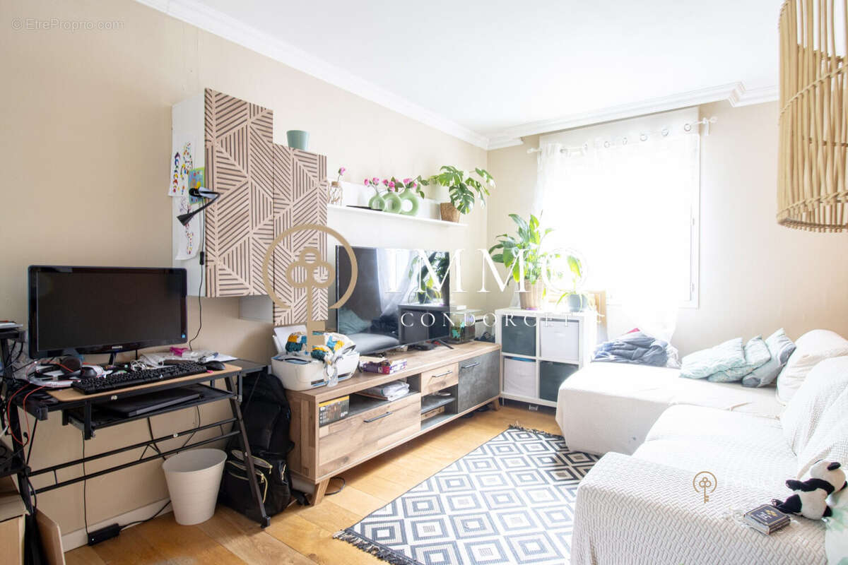 Appartement à L&#039;HAY-LES-ROSES