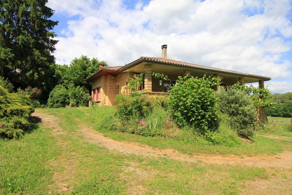 Beau domaine Équestre avec maison d'habitation en Pays de Belvès - photo 10