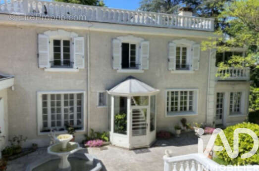 Commerce 667 m² à Aubin  - photo 2