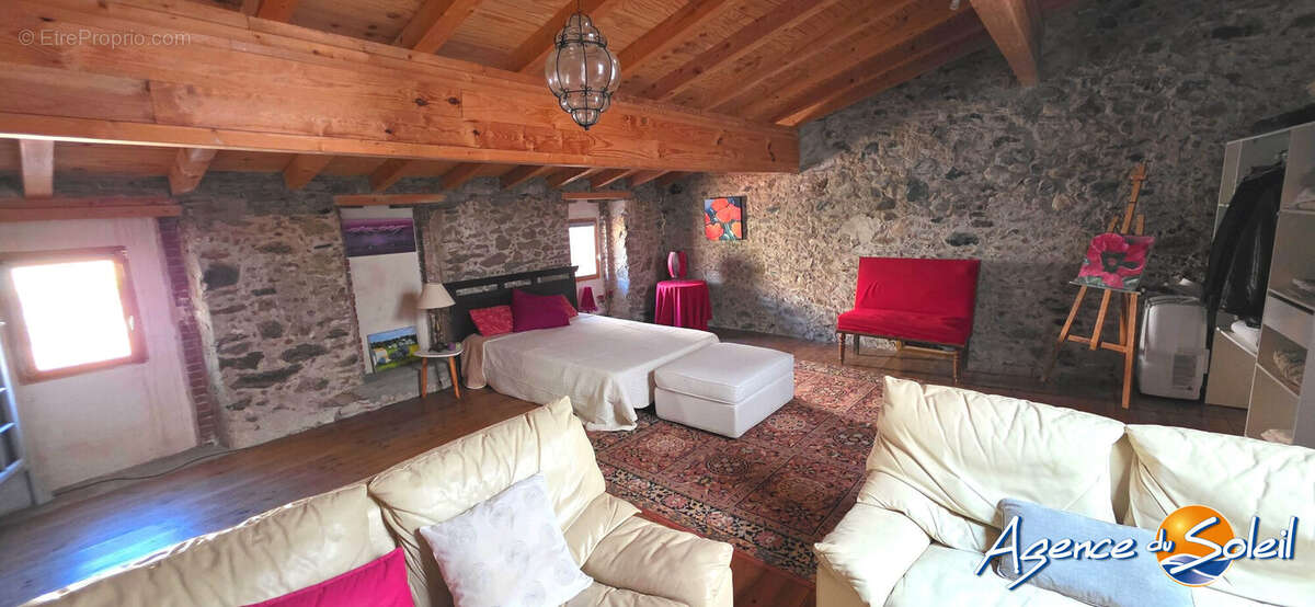 Maison à LATOUR-DE-FRANCE