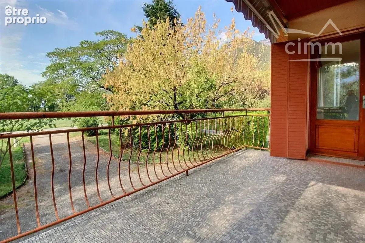 À vendre – Maison 5 pièces avec terrain de 1 541 m² à La Terrasse - photo 2