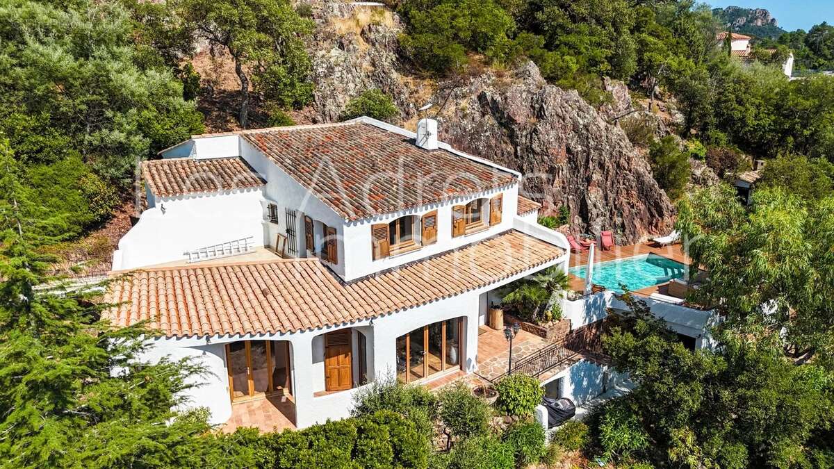 Maison à LES ADRETS-DE-L&#039;ESTEREL
