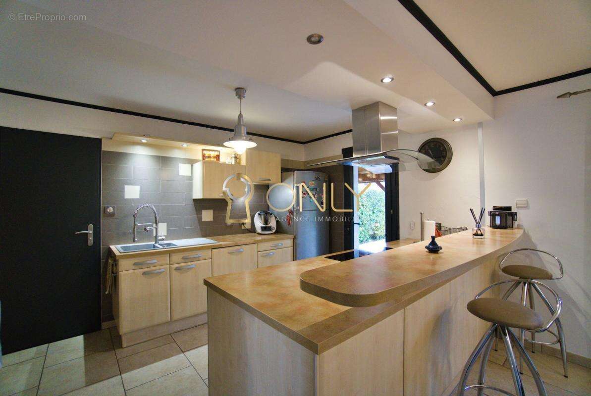 Maison à JASSANS-RIOTTIER