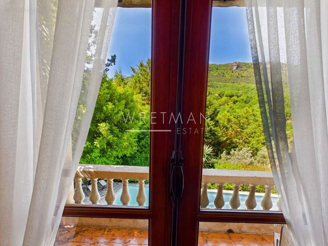 Maison à TOURRETTES-SUR-LOUP