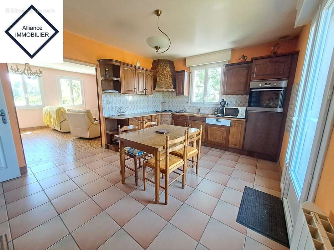 Maison 147 m² à Becherel  - photo 5