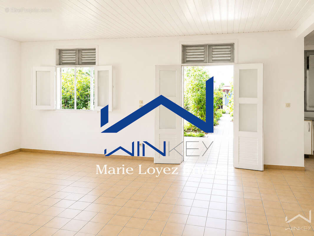Maison à MACOURIA