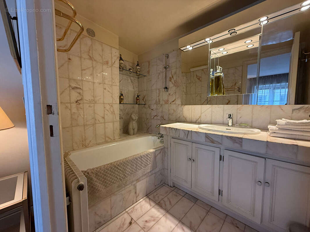 Appartement à PARIS-2E