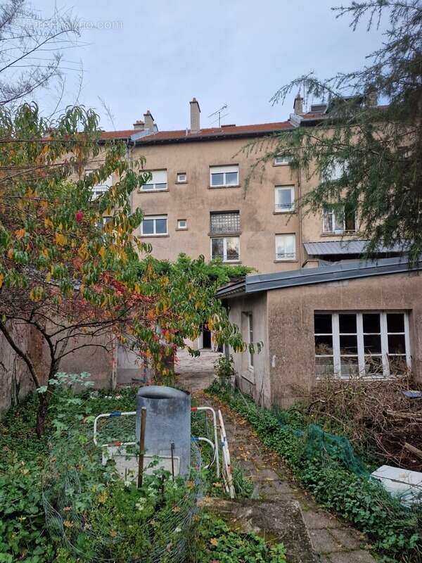 Appartement à CHARMES