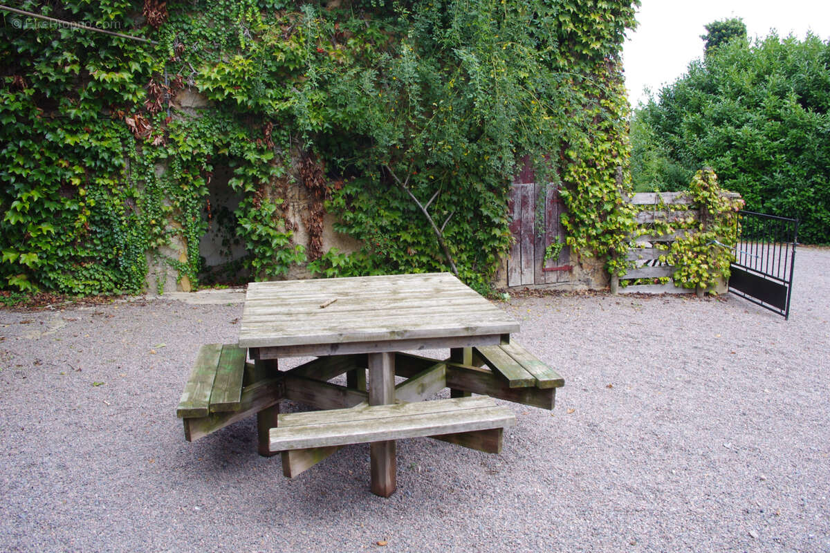 Maison à SAINT-PIERRE-LA-NOAILLE