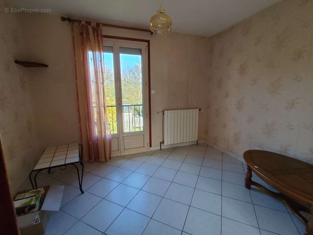 Maison à FRESNAY-SUR-SARTHE