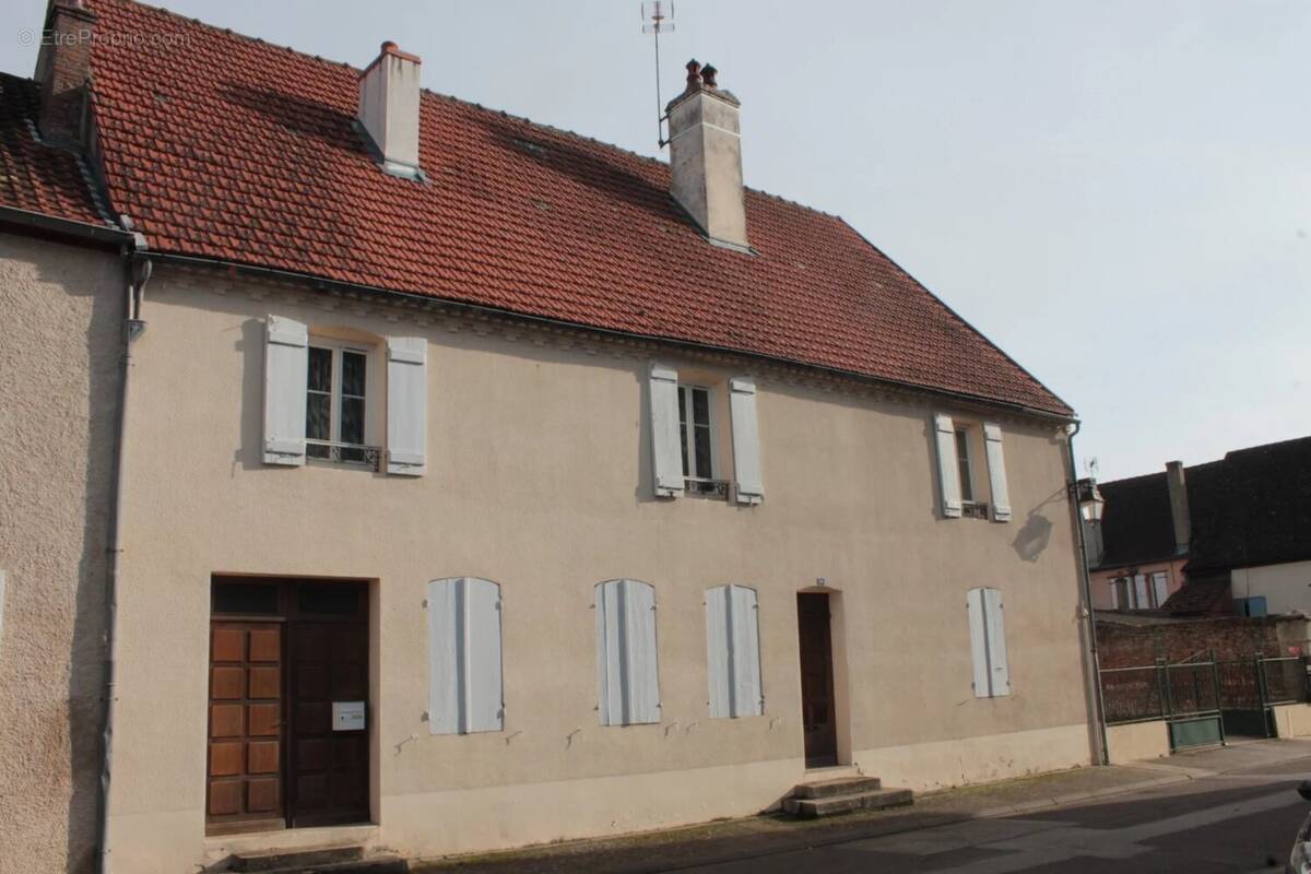 Maison à SEURRE