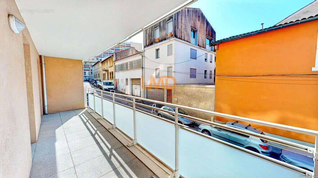 Appartement à MARSEILLE-4E