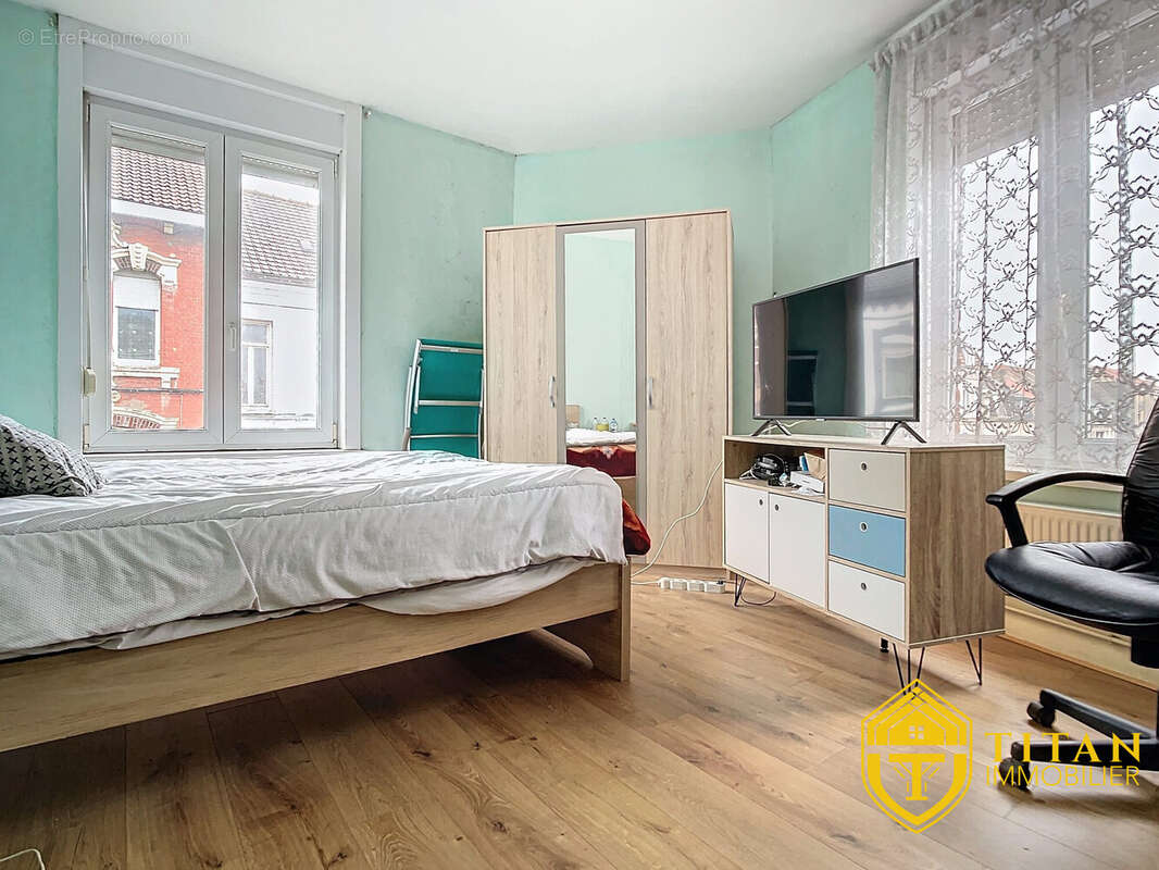 EXCLUSIVITÉ : Maison 2 chambres, 2 bureaux avec grenier aménageable à Saint-Pol-Sur-Mer - TITAN IMMOBILIER - Maison à FORT-MARDYCK